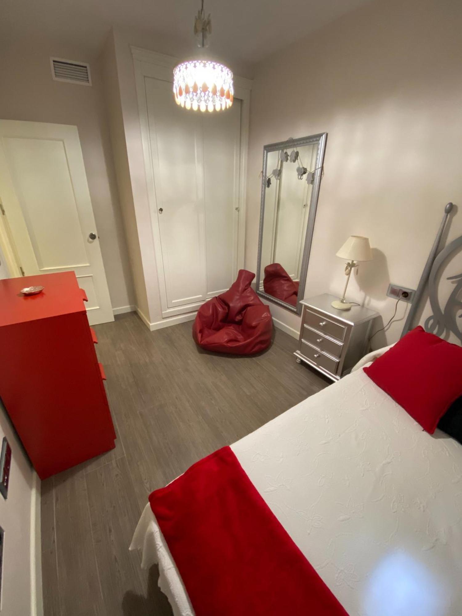 Apartment Beautiful & Cozy Apart. Pool & Parking-downtown