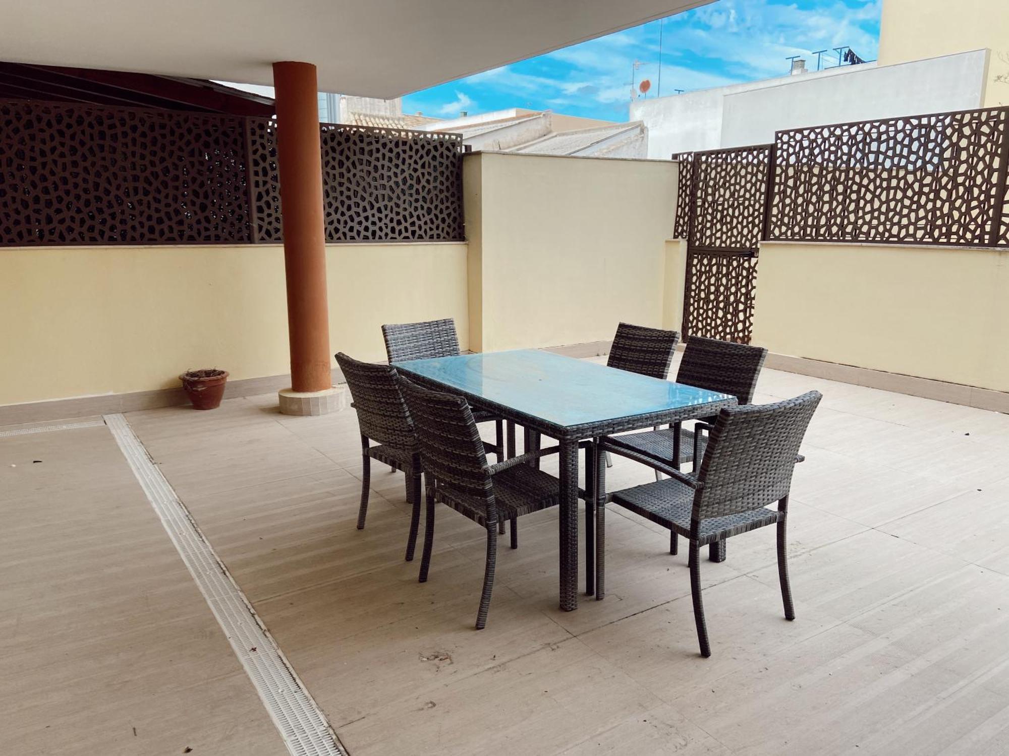 Apartment Beautiful & Cozy Apart. Pool & Parking-downtown *
